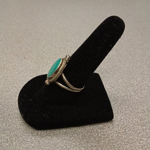 Sterling Silver Turquoise Ring Sz. 7 Handcrafted By Native American Artisan - Picture 3 of 6